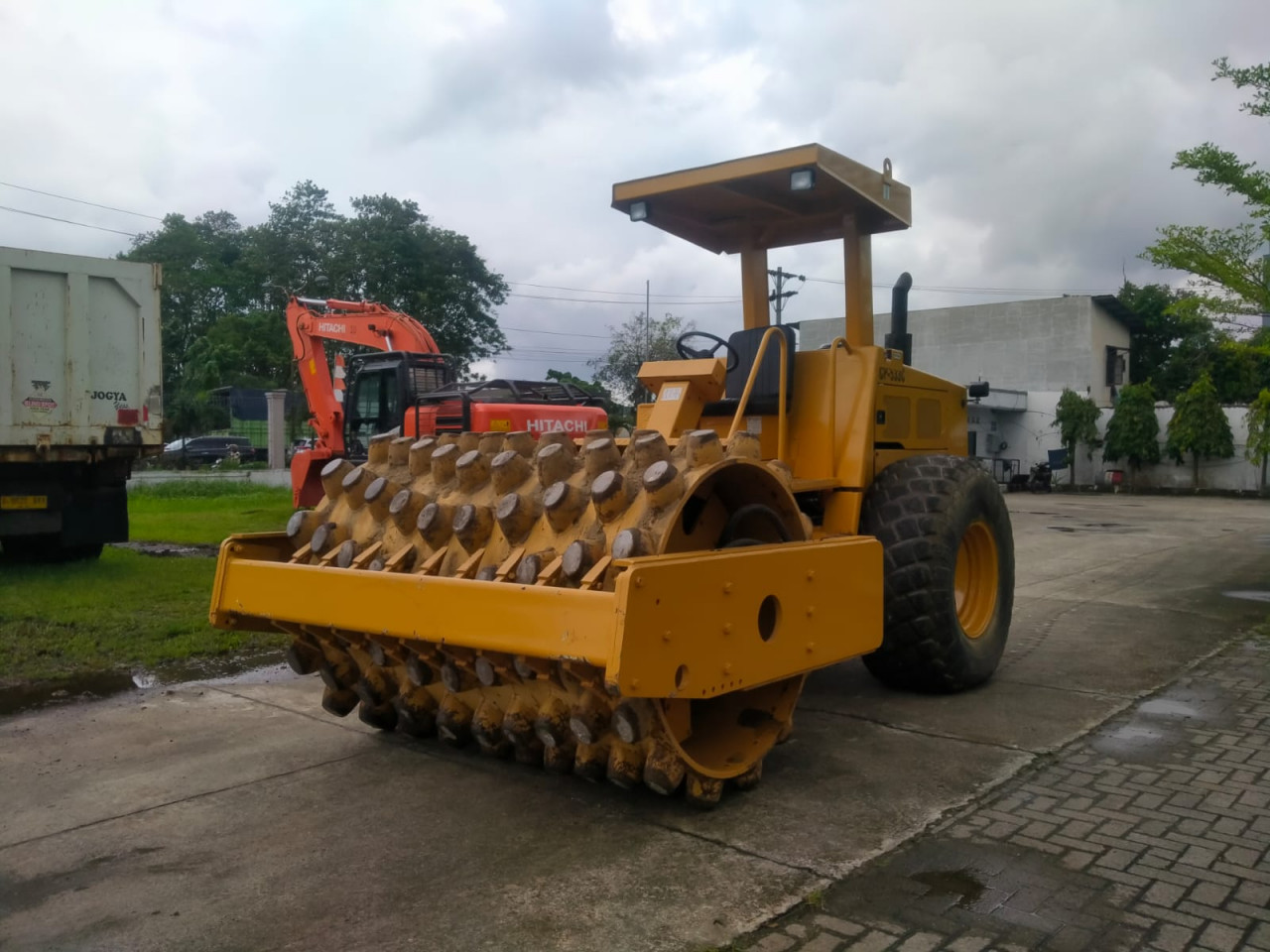 ALAT BERAT CATERPILLAR CP-533C