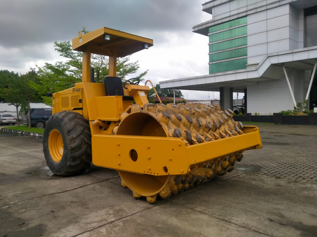 ALAT BERAT CATERPILLAR CP-533C