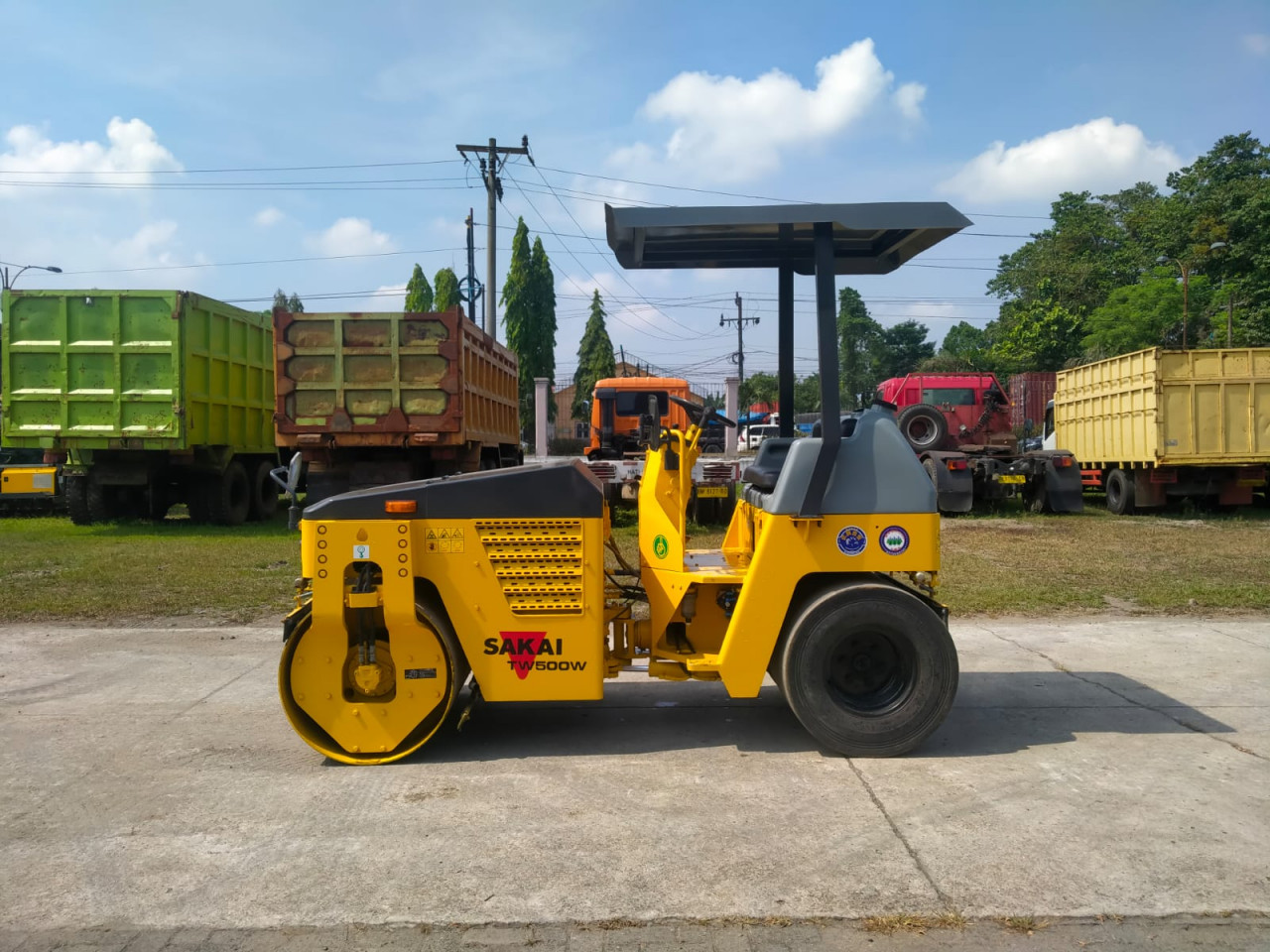 ALAT BERAT SAKAI TW500W