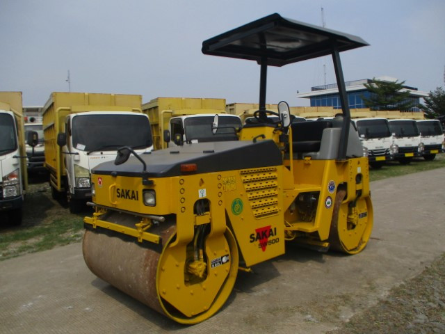 ALAT BERAT SAKAI SW500-1