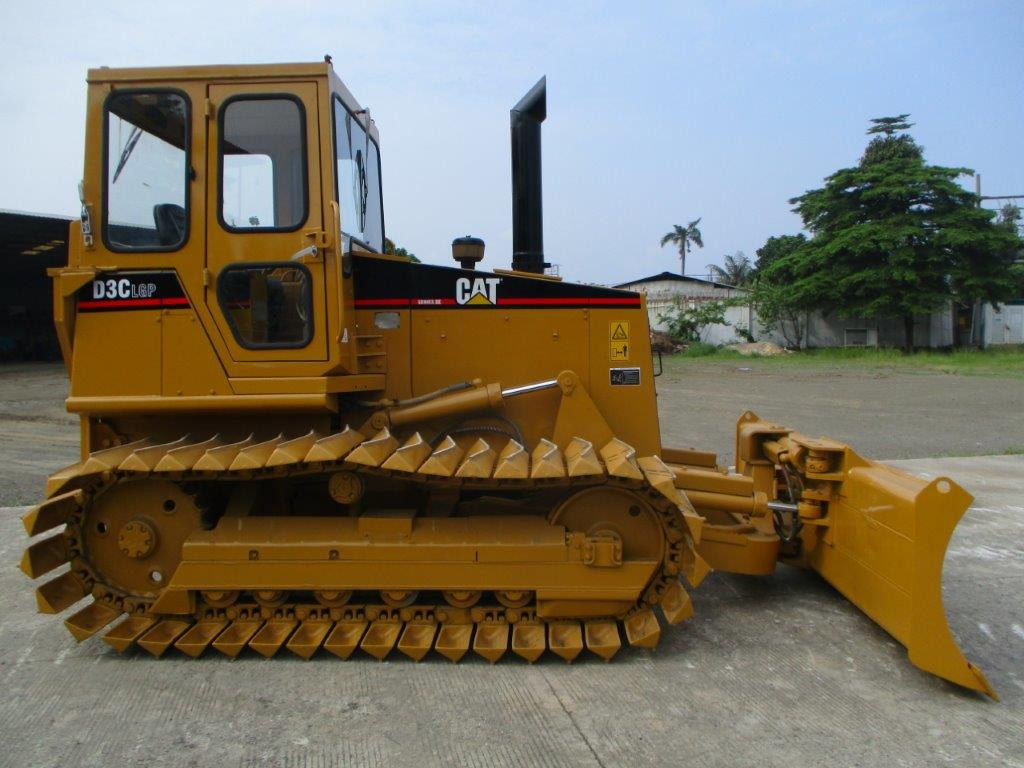 ALAT BERAT CAT D3C