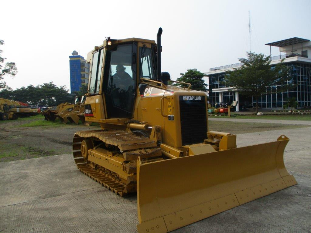 ALAT BERAT CATERPILLAR D3G