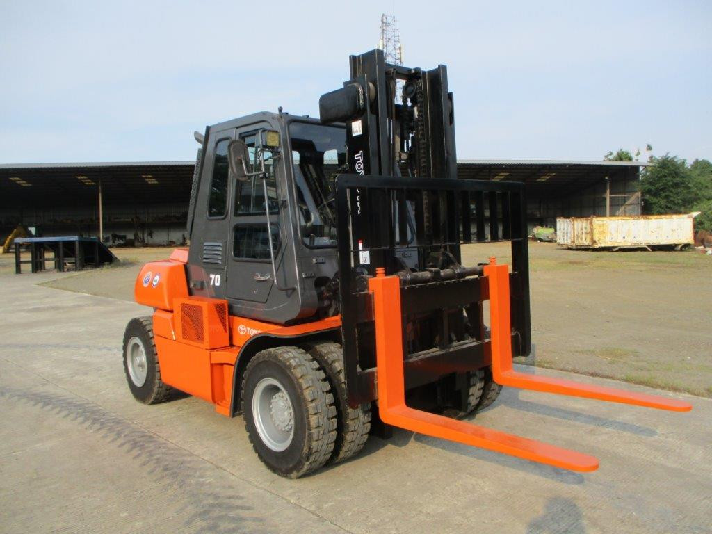 ALAT BERAT TOYOTA 5FD70