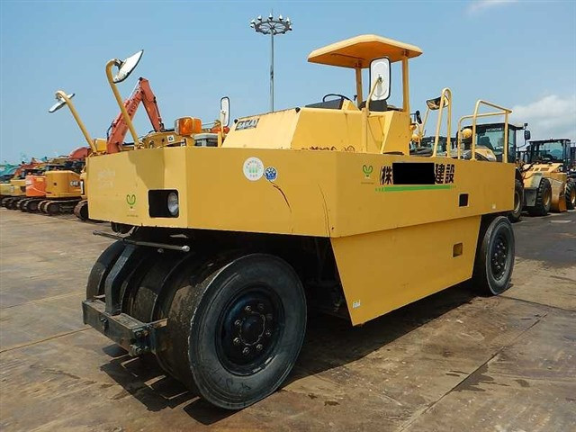 ALAT BERAT SAKAI TS200