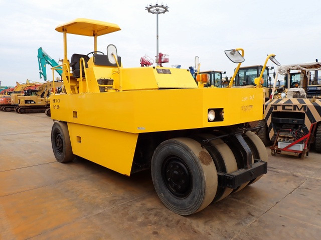 ALAT BERAT SAKAI TS200