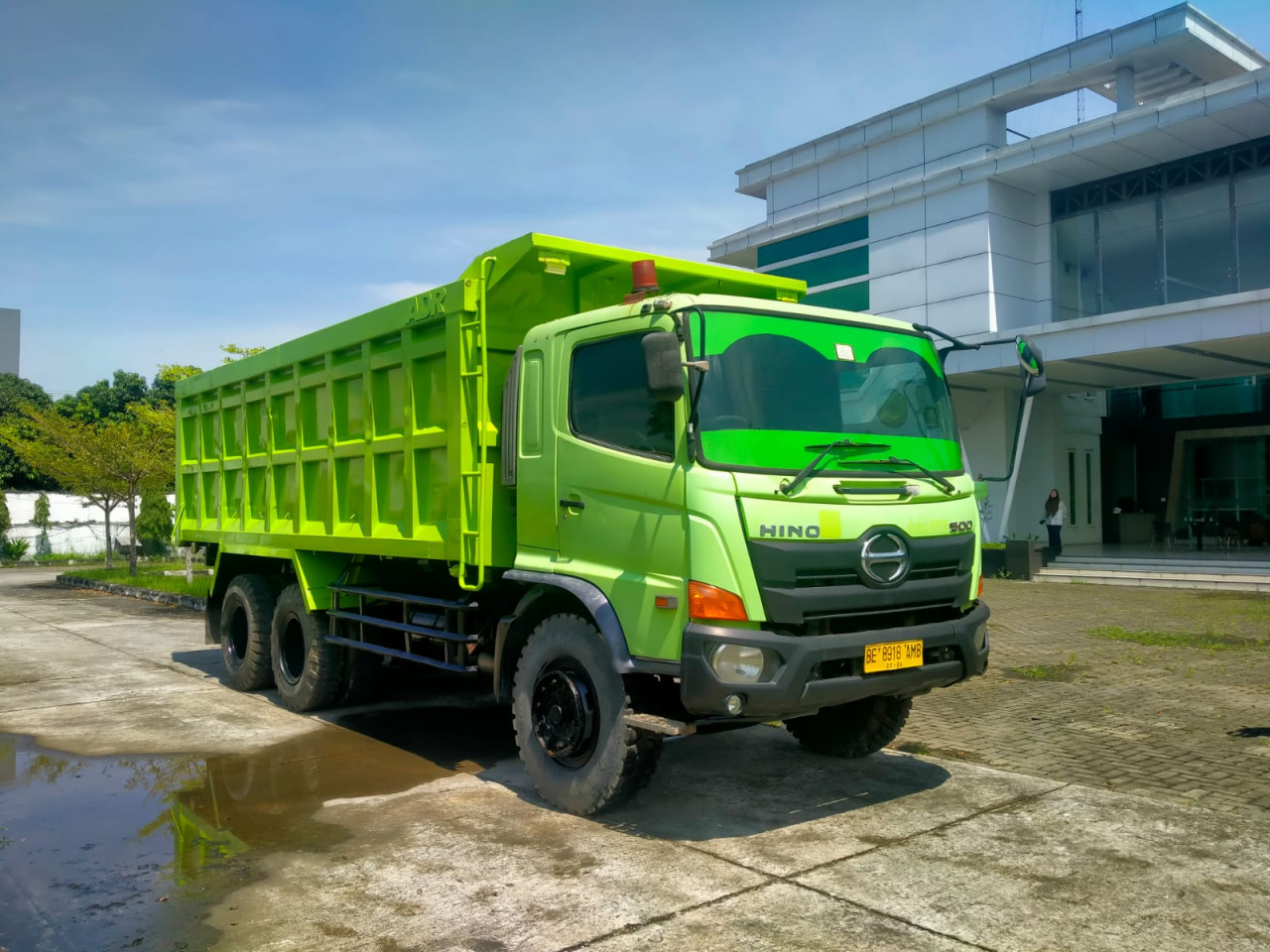 TRUK HINO FM8JN1D-EGJ TRONTON (6X4)