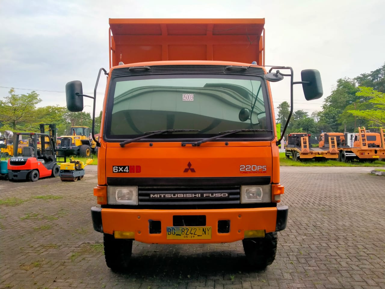 TRUK MITSUBISHI FN 527 ML