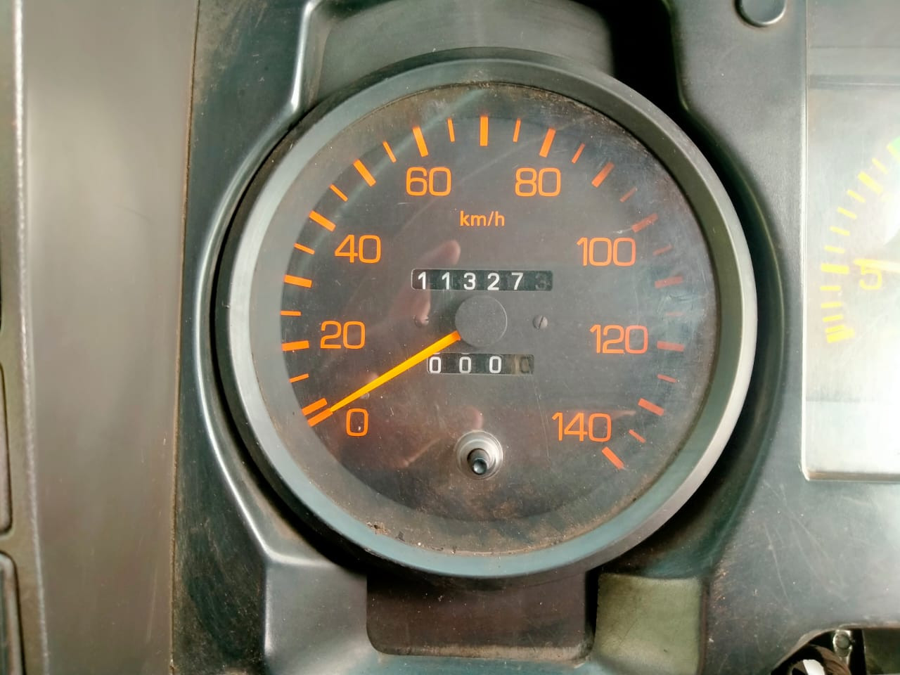 TRUK MITSUBISHI FN 527 ML