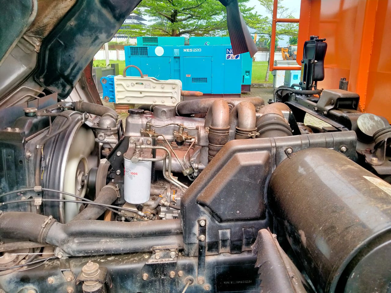 TRUK MITSUBISHI FN 527 ML