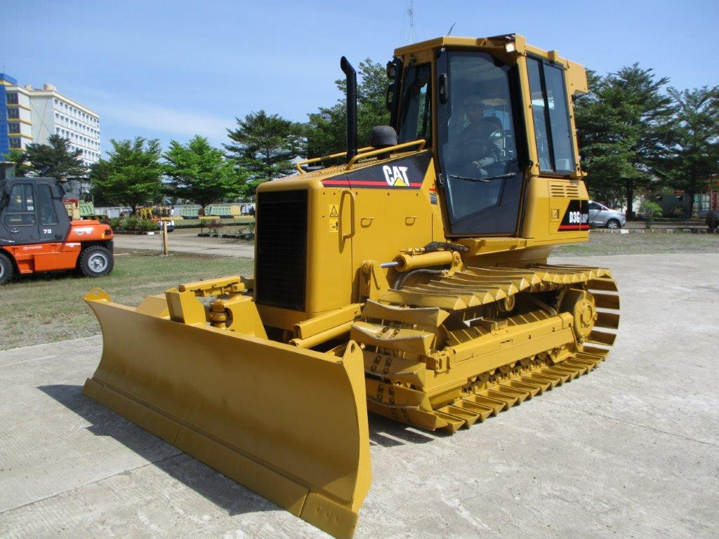 ALAT BERAT CATERPILLAR D3G