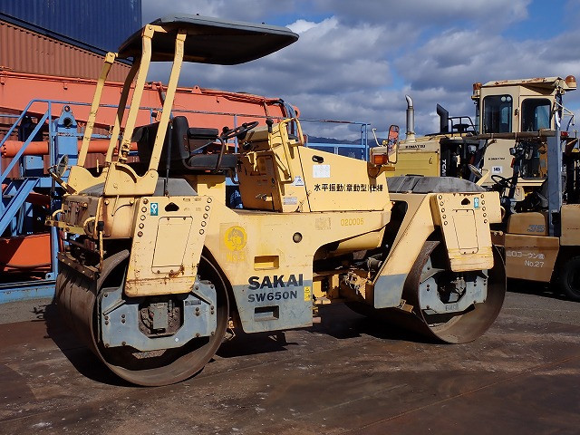 ALAT BERAT SAKAI SW650