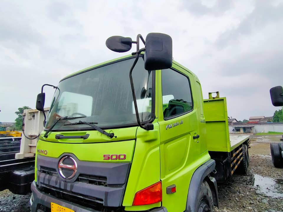 TRUK HINO FM 260 JD