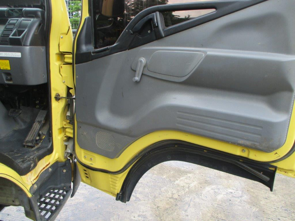 TRUK MITSUBISHI FE SUPER HDX HI-GEAR (4X2)